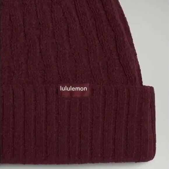 NWT Lululemon Cable Knit Pom Beanie Burgundy Cassis Nylon Blend – One Size - Picture 3 of 8